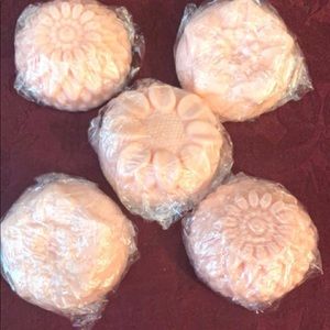 Goat Milk, Almond Oil, & Pink Himalayan Salt Soap